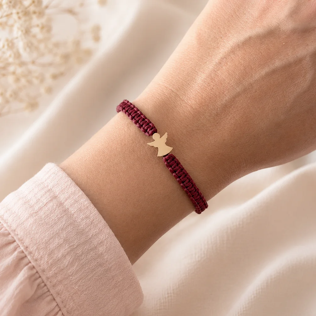 Pletený náramek s malým andělem - rose gold