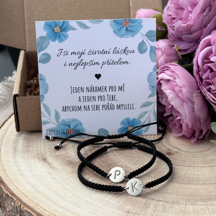 Náramky s písmenem pro páry