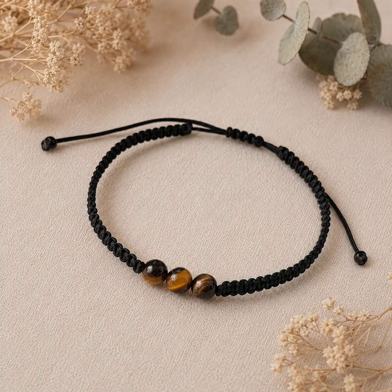 Pletený náramek Shamballa s tygřím okem