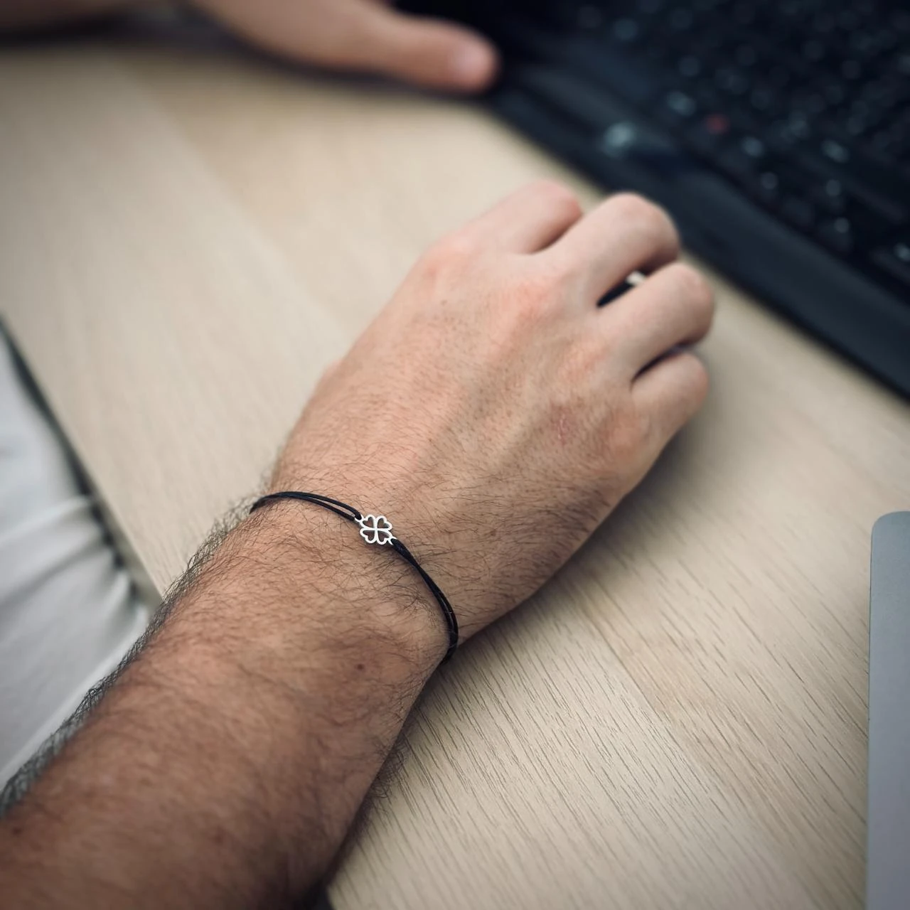 Dárek pro kolegu - zlatý čtyřlístek