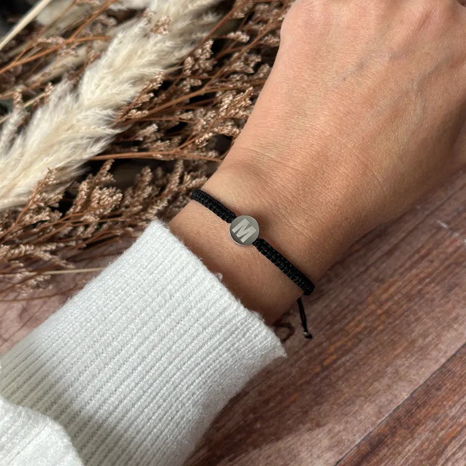 Párové náramky s ocelovým písmenem