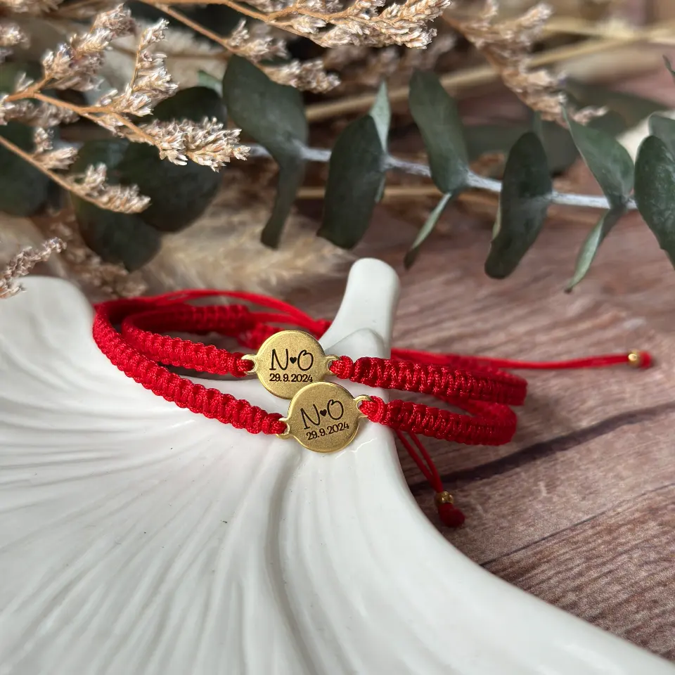 Párové náramky s datem a iniciály na přání