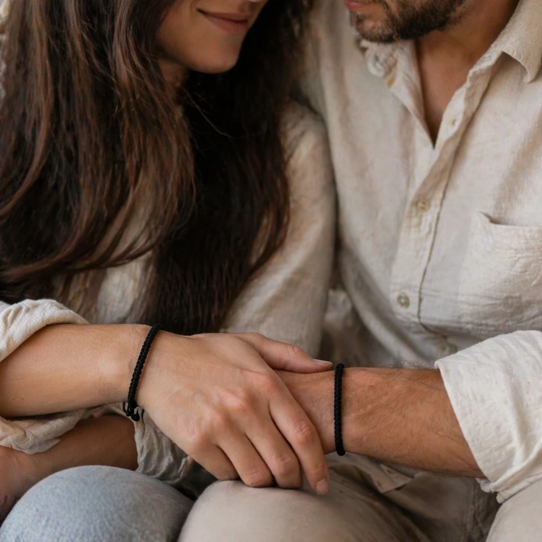 Ručně vázané párové macrame náramky