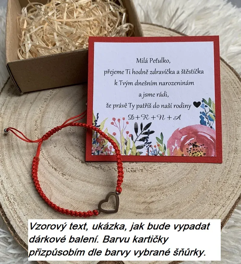 Pletený náramek se srdcem