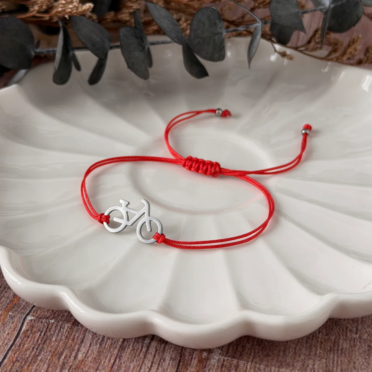 Náramek se symbolem kola