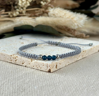 Macrame náramek se safírem
