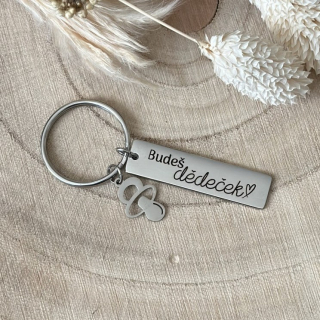 Přívěsek s nápisem "Budeš dědeček"